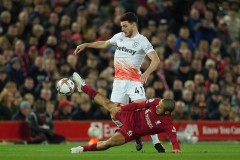 曼联主教练阿莫林下课传闻：战术调整与球员信心动摇解析